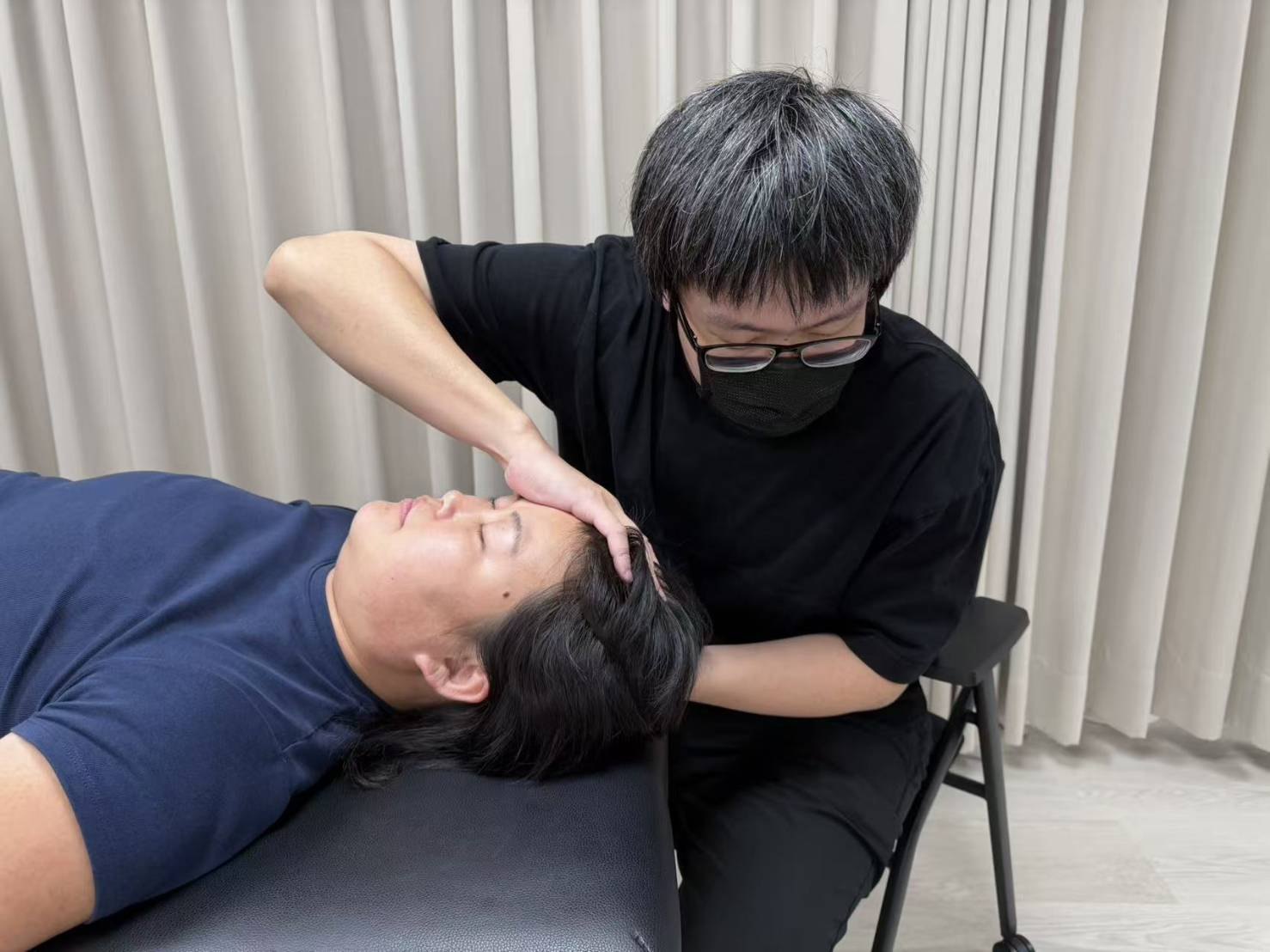 顏面與頭部手法操作照片 1／3